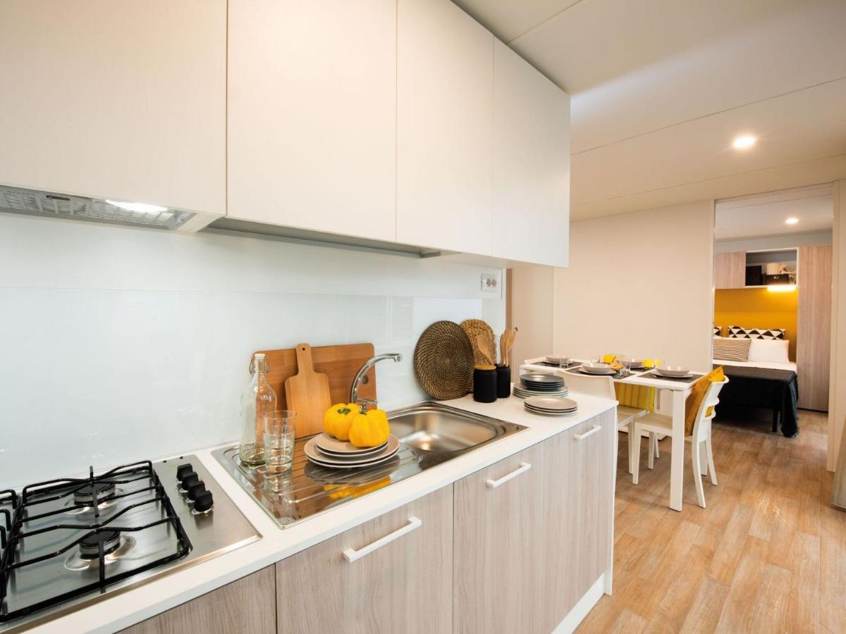 Mobile homes PREMIUM new in caravan park Strasko, Novaglia Esterno foto