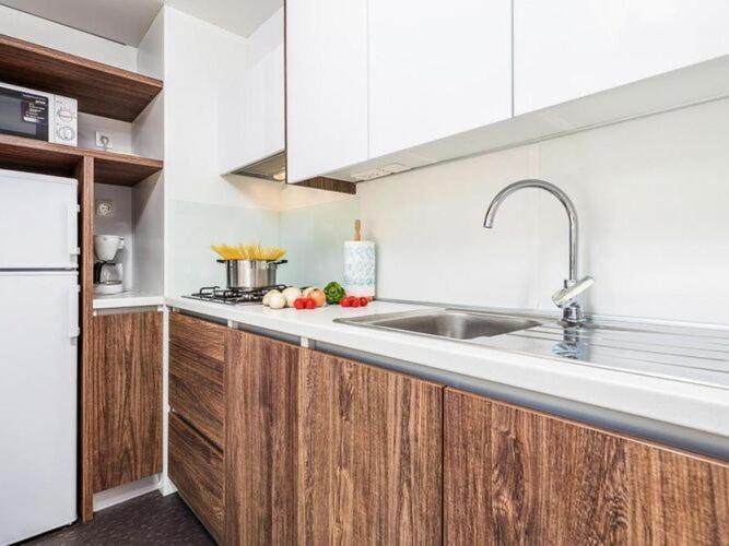 Mobile homes PREMIUM new in caravan park Strasko, Novaglia Esterno foto