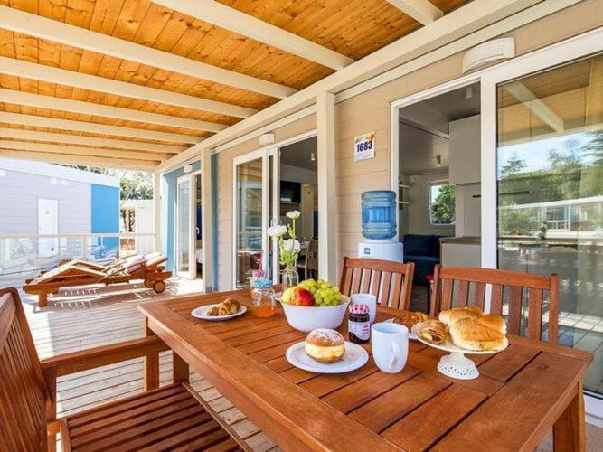 Mobile homes PREMIUM new in caravan park Strasko, Novaglia Esterno foto